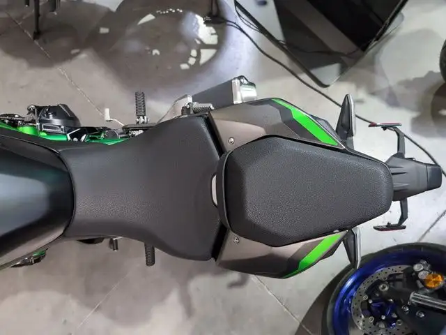 2025 Kawasaki Z900 in Street, Cruisers & Choppers in Calgary - Image 17