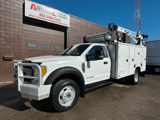 2017 Ford Super duty F-550 DRW XLT 4X4 SERVICE TRUCK VMAC CRANE in Cars & Trucks in Calgary - Image 2