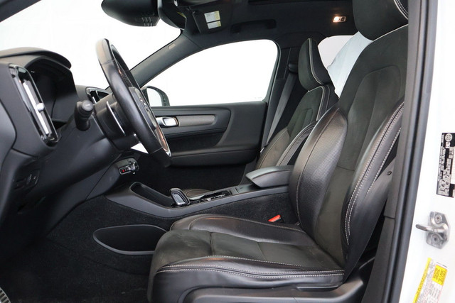 2019 Volvo XC40 R-DESIGN, CUIR, SIEGES CHAUFF, TOIT PANO, CRUISE in Cars & Trucks in City of Montréal - Image 4