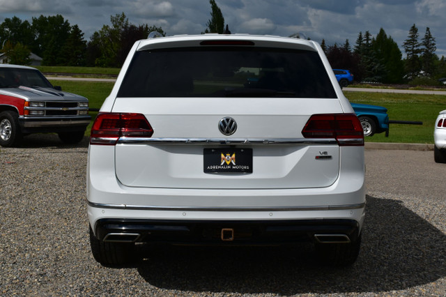 2018 Volkswagen Atlas ***EXEC LINE, R LINE WITH BUCKETS*** in Cars & Trucks in Calgary - Image 4