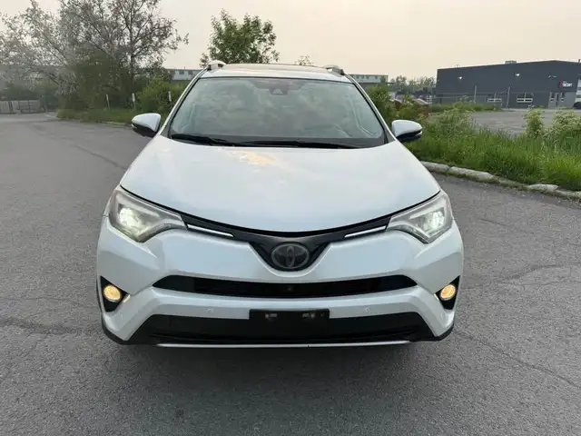 2016 Toyota RAV4 Limited / BEAUTIFUL WHITE ON PEANUT BUTTER  in Cars & Trucks in Ottawa - Image 3