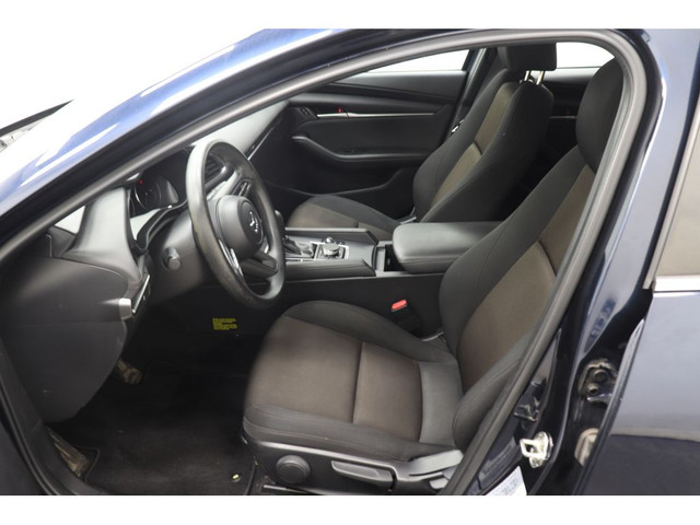 2021 Mazda Mazda3 Sport GS, MAGS, CAMERA, CRUISE, BLUETOOTH, A/C in Cars & Trucks in Longueuil / South Shore - Image 2