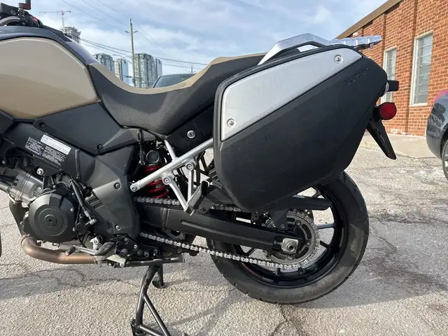 2014 Suzuki V-Strom 1000 ~ VSTROM 1000CC ~ VERSATILE ~ CLEAN BIK in Street, Cruisers & Choppers in City of Toronto - Image 17