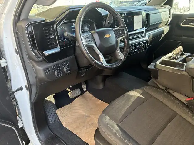 2022 Chevrolet Silverado 1500 LT / 1LT / DOUBLECAB / 5.3L / Z71 in Cars & Trucks in Calgary - Image 12