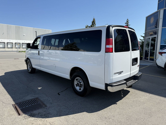 2016 GMC Savana LT - 15 PASSENGER in Cars & Trucks in Oakville / Halton Region - Image 2