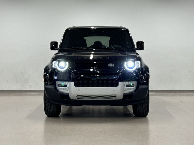 2024 Land Rover Defender 110 P300 S in Cars & Trucks in City of Montréal - Image 3