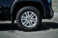 This 2022 Toyota Tundra is for sale today. This Crew Cab 4X4 pickup has 48,064 kms. It's black in co... (image 6)