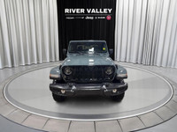 QUICK ORDER PACKAGE 24W WILLYS, BLACK 3-PIECE FREEDOM HARDTOP, CONVENIENCE GROUP, TECHNOLOGY GROUP,... (image 1)