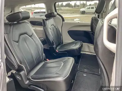 2023 Chrysler Pacifica Limited AWD | Nav | Heated Seats, View more