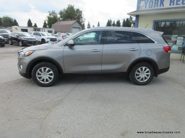 2018 Kia Sorento FUEL EFFICIENT GDI-LX-EDITION 5 PASSENGER 2.4L  in Cars & Trucks in Markham / York Region - Image 4