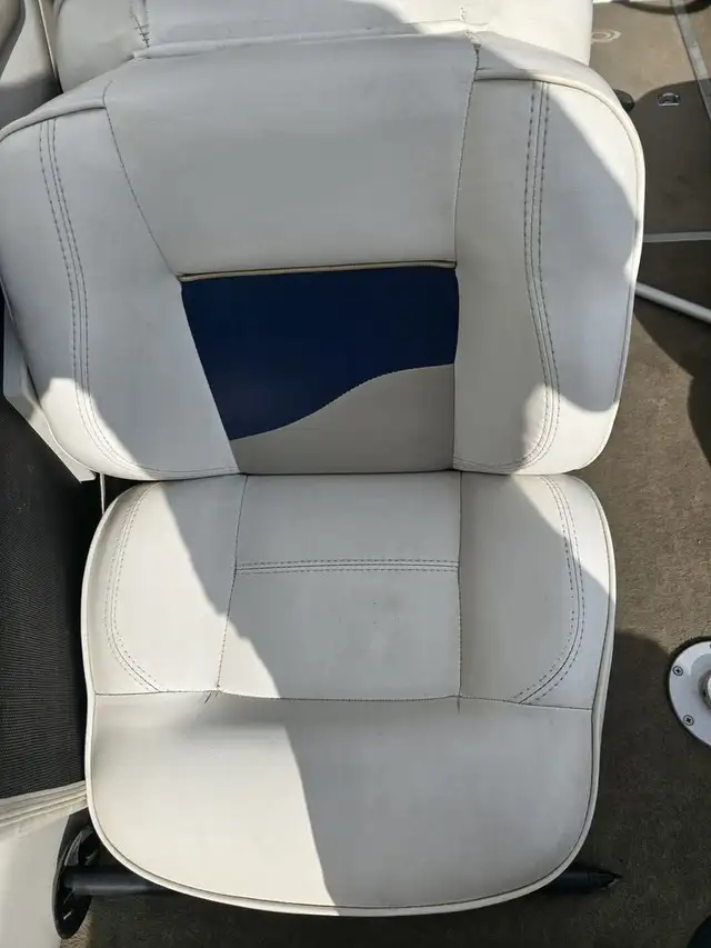 2001 Reinell Boats 203 LS FINANCING AVAILABLE in Powerboats & Motorboats in Saskatoon - Image 28