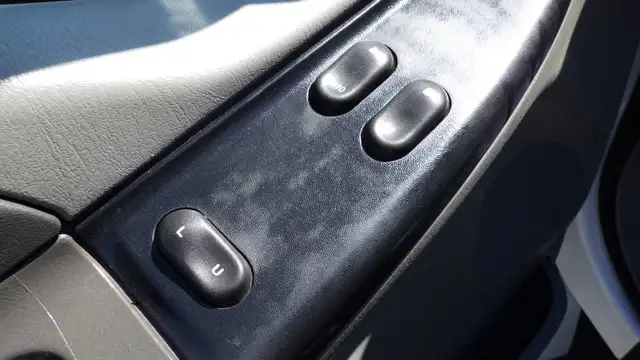 2006 Ford F650 16 Foot Flat Deck in Cars & Trucks in Delta/Surrey/Langley - Image 34