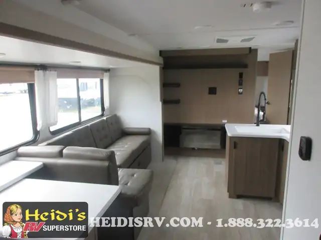 2025 FOREST RIVER SALEM 31KQBTS (QUAD BUNKS, OUT. KITCHEN) in Travel Trailers & Campers in Barrie - Image 5