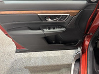Experience the perfect blend of practicality and innovation with the 2019 Honda CR-V Ex-L, now avail... (image 7)