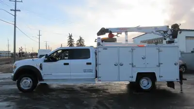 2022 FORD F-550 XLT CREW CAB SERVICE TRUCK WITH BRUTUS BODY.. 2022 FORD F-550 XLT SERVICE TRUCK WITH...