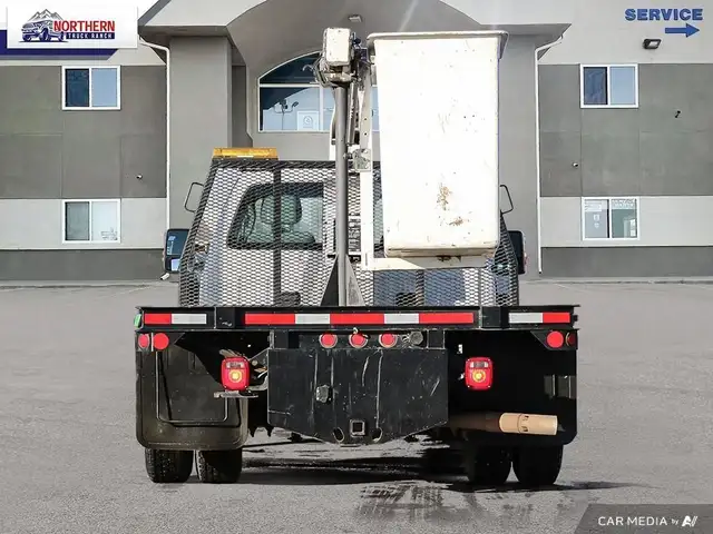 2012 Ford F-350 Chassis XL REGULAR CAB POWER STROKE DIESEL BU... dans Autos et camions dans Ville d’Edmonton - Image 6