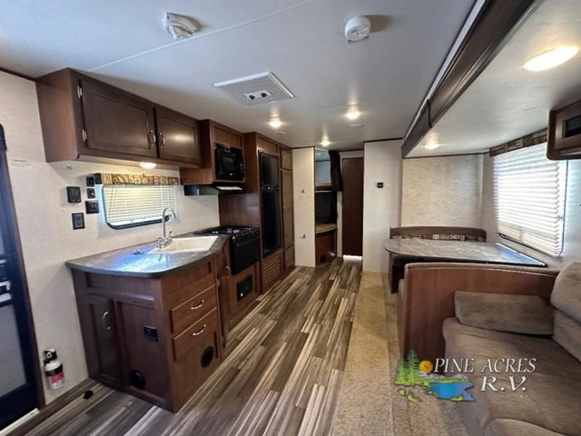 2017 Jayco Jay Flight SLX 267BHSW in Travel Trailers & Campers in Truro - Image 2