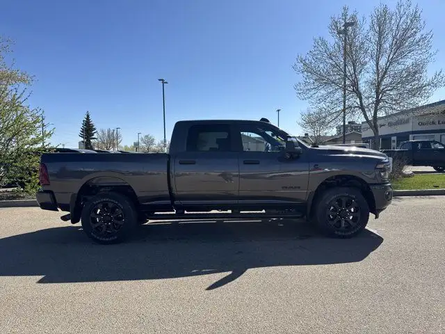 2025 Ram 3500 Big Horn dans Autos et camions dans Ville d’Edmonton - Image 9