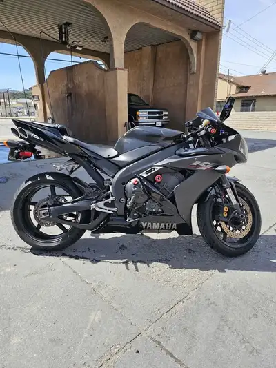 Welcome to Ride Collective - AB APPLY NOW: https://www.ridecollective.ca/get-pre-approved The 2004 Y...