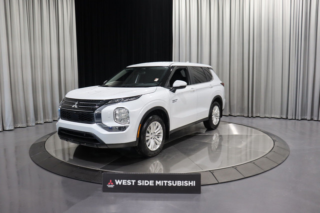 2025 Mitsubishi Outlander PHEV ES in Cars & Trucks in Edmonton - Image 3