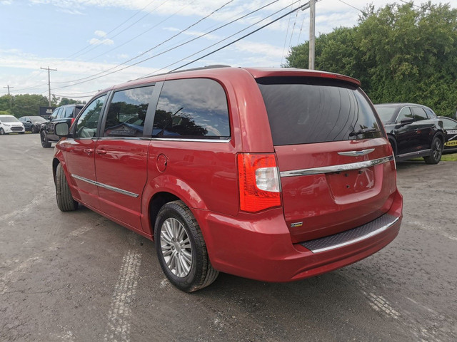 2015 Chrysler Town & Country Touring-L in Cars & Trucks in Belleville - Image 3