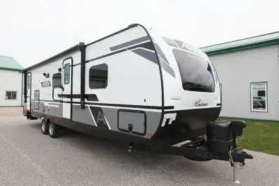 LIST PRICE $63,900.00 BLOW OUT PRICE $52,000.00 + HST & LIC RENAUD RV SALES 2558 COUNTY RD 20, HARRO...