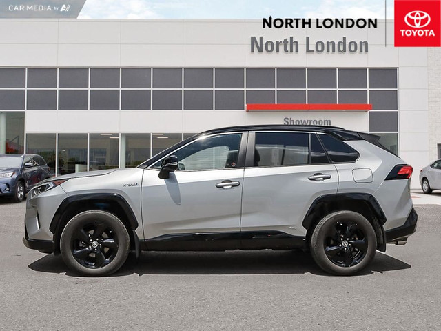 2021 Toyota RAV4 Hybrid XLE LEASE RETURN - ONE OWNER - CLEAN... in Cars & Trucks in London - Image 3