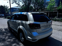 7 PASSENGER IN ABSOLUTE PERFECT CONDITION! 56 SERVICE RECORDS! BRING YOUR TRADE!! Buy with confidenc... (image 2)