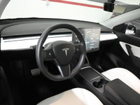 Cash Price: $47,995 Finance Price: $45,995 Dual Motor, White Leather, Navigation, Glass Roof, Lane D... (image 9)