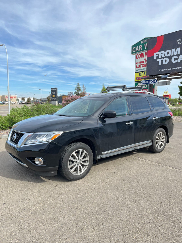 2014 Nissan Pathfinder S in Cars & Trucks in Edmonton