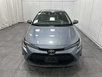 Découvrez la Toyota Corolla LE Améliorée 2022, une berline qui allie élégance, performance et techno... (image 1)