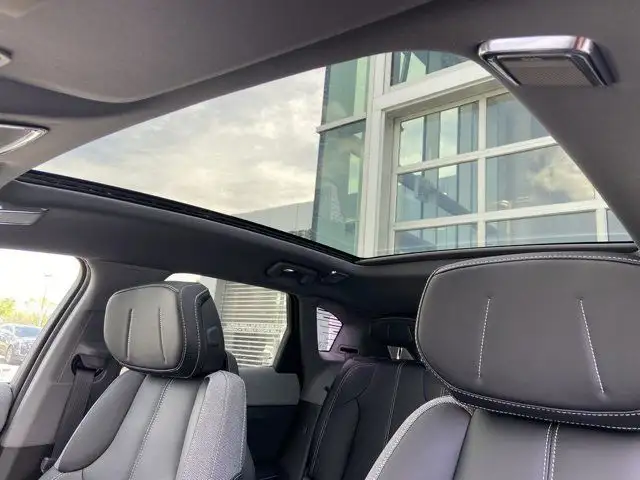 2025 Cadillac OPTIQ Luxury in Cars & Trucks in Calgary - Image 32