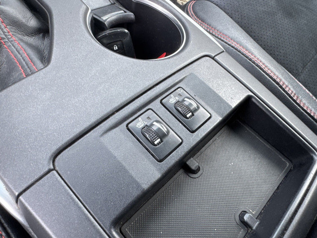 2015 TOYOTA CAMRY XSE CUIR/TISSUS SIEGES CHAUF ECRAN BLUETOOTH B in Cars & Trucks in Laval / North Shore - Image 3