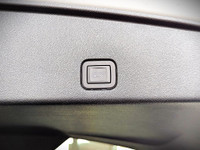 Comes equipped with: Power Trunk, Power Mirrors, Sunroof , Load Bearing Exterior Rack, Remote Igniti... (image 8)