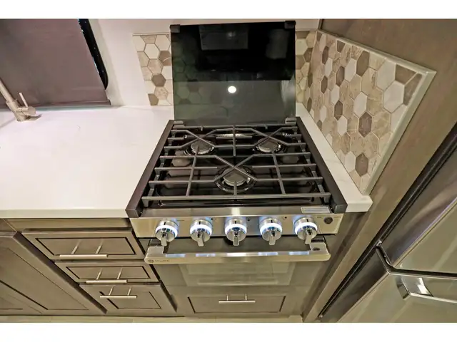 2025 Forest River Georgetown 5 Series Gt5 34H5 3 extensions 2025 in RVs & Motorhomes in Laval / North Shore - Image 11