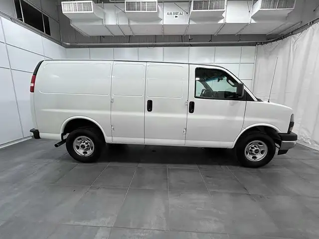 2023 GMC Savana Cargo Van 2500 BOITE COURTE - MAGS - CLIMATISATI in Cars & Trucks in Québec City - Image 12
