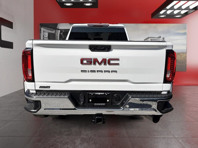 2022 GMC Sierra 3500 PRO DOUBLE CAB 4WD | 6 passagers | in Cars & Trucks in Saint-Hyacinthe - Image 4