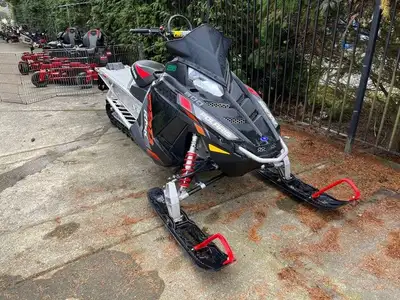 2015 Polaris 800 PRO-RMK 155Lightest. Strongest. Most flickable. Standard Features May Include: LIGH...