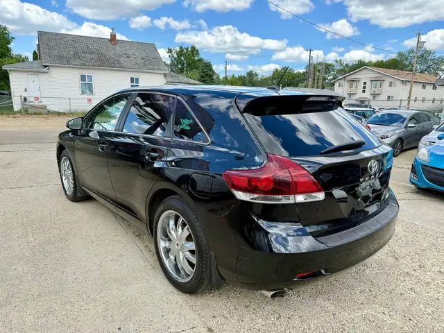 2016 Toyota Venza XLE in Cars & Trucks in Edmonton - Image 4