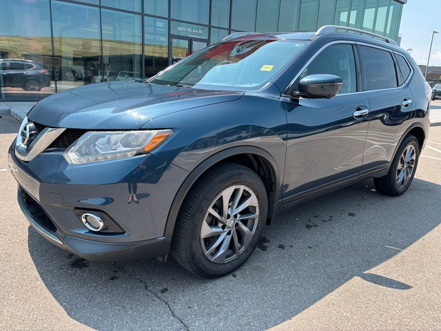 2016 Nissan Rogue SL Premium AWD | Tech Pkg | Blind Spot | Navi in Cars & Trucks in Calgary - Image 2