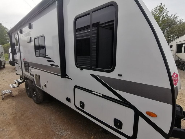 2022 WINNEBAGO MICRO MINNIE 2225RL in Travel Trailers & Campers in London - Image 2