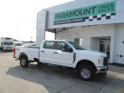 V8 GAS ENGINE, AUTO TRANS, 4X4, A/C, POWER WINDOWS & LOCKS WITH KEYLESS ENTRY, POWER & HEATED MIRROR...