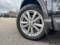 Experience the practicality and smooth ride of this 2018 Nissan Qashqai SV, boasting a sleek Magneti... (image 9)