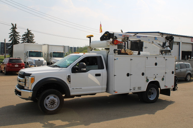 2017 Ford F-550 XLT SERVICE TRUCK WITH CRANE & COMPRESOR in Cars & Trucks in Edmonton - Image 2