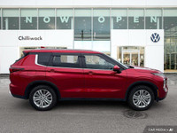 Only 22,500 Miles! This Mitsubishi Outlander boasts a Regular Unleaded I-4 2.5 L/152 engine powering... (image 5)
