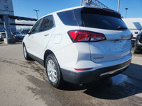 This Chevrolet Equinox boasts a Turbocharged Gas I4 1.5L/ engine powering this Automatic transmissio... (image 2)