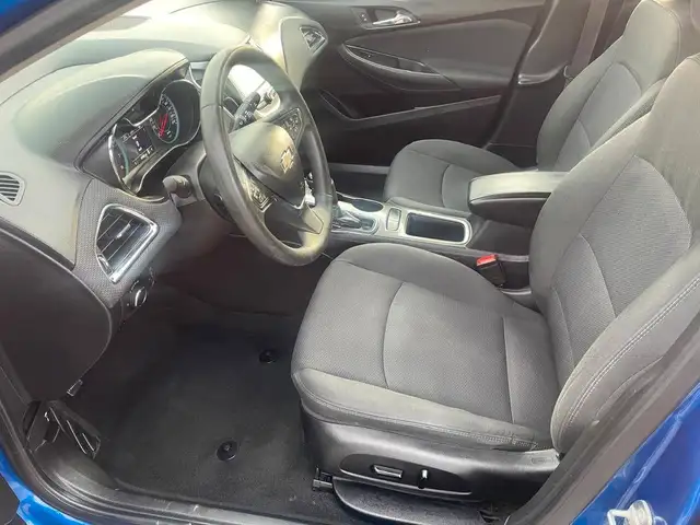 2017 Chevrolet Cruze 4dr HB 1.4L LT w/1SD in Cars & Trucks in City of Toronto - Image 9