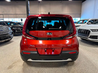 Stand out from the crowd in our luxurious 2021 Kia Soul EX+ that leads the way in Habanaro Orange Me... (image 3)