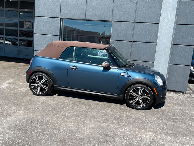  2009 MINI Cooper Convertible S|CONVERTIBLE|LEATHER|17in WHELLS in Cars & Trucks in City of Toronto - Image 2