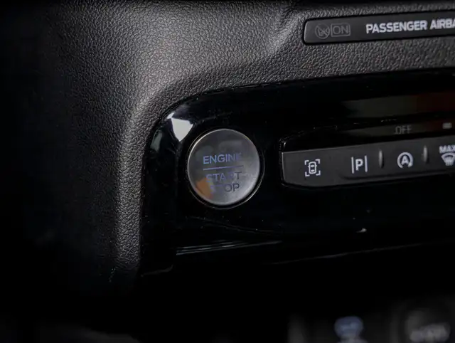 2023 Ford Escape PLATINUM AWD *NAV* SIÈGES / VOLANT CHAUF CARPLA in Cars & Trucks in Laurentides - Image 28